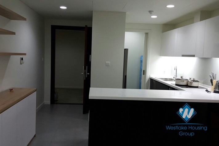 Brand new and nice 02 bedrooms apartment for rent in Water Mark, Lac Long Quan, Hanoi.
